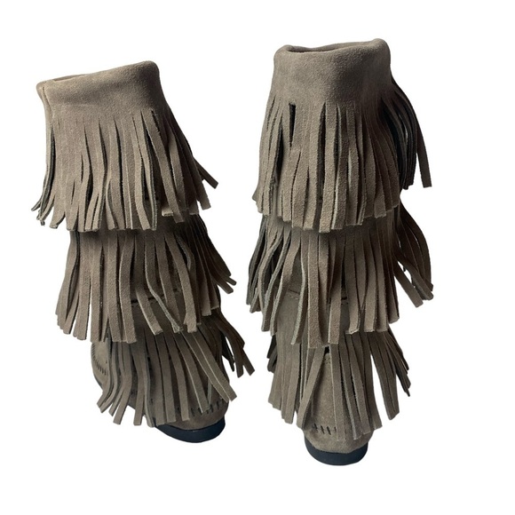 Minnetonka women’s three layers fringe mid-calf suede pull on boots size 6 - Picture 6 of 7
